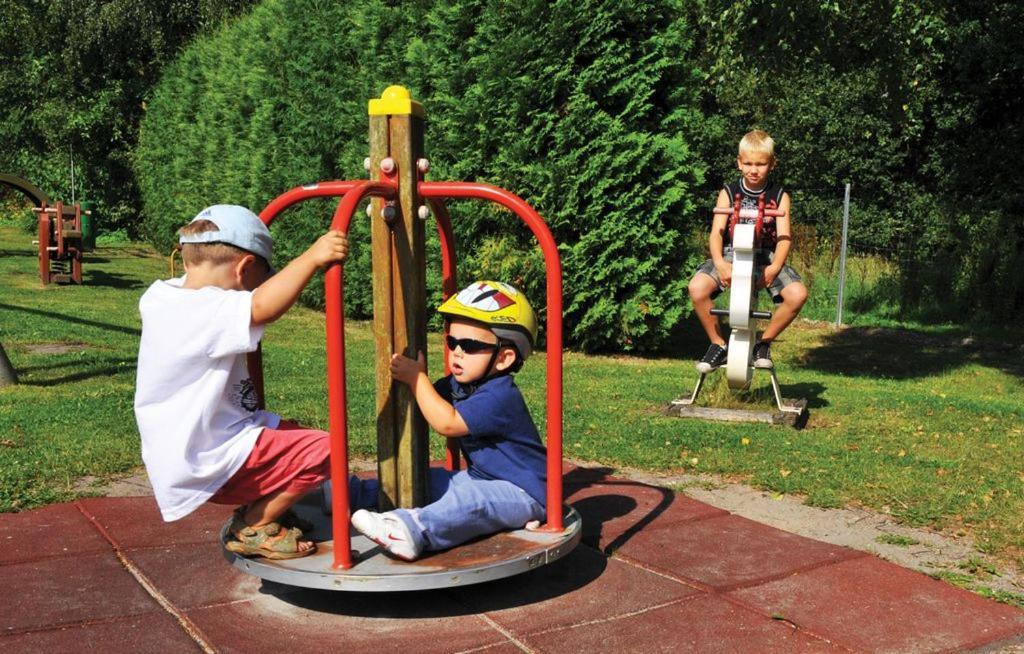 Ferienpark Freesenbruch Wohnung 2 6 - Windrose Zingst Kültér fotó